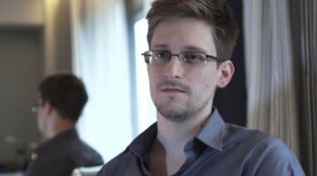 Edward-Snowden-The-US-Is-Hacking-Everyone-Everywhere-2